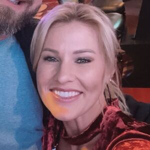 Meet your Posher, Alie